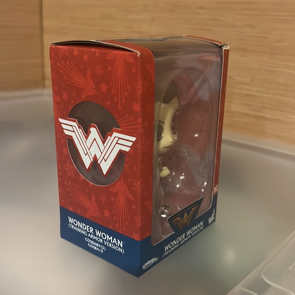 Wonder Woman (training armor version) Hot toy Cosbaby vinyl figure - Picture 5 of 7